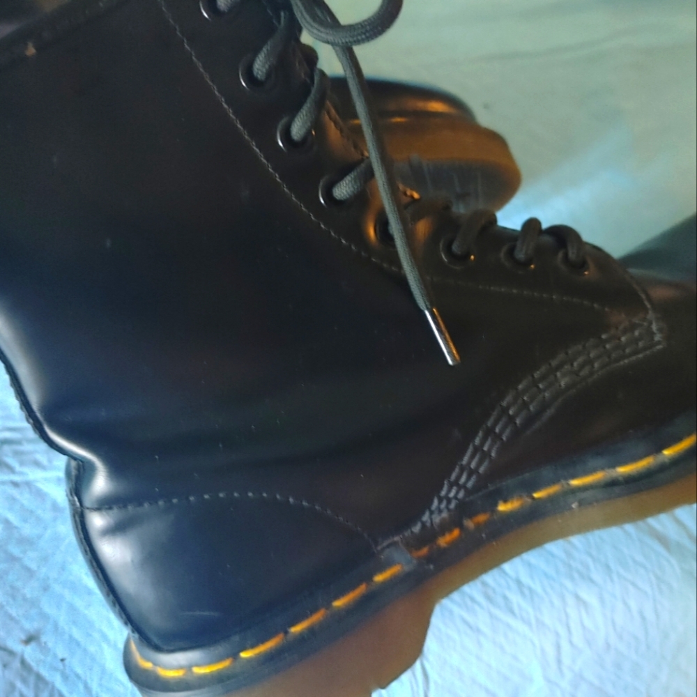 Doc Martens Smooth Leather Combat Boots Women's Size 8